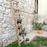 Nyaraló House 