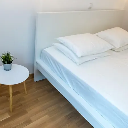 Vikendica House 